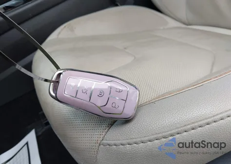 2016 Ford Fusion Titanium z USA, uszkodzony, nr VIN 3FA6P0K96GR103571